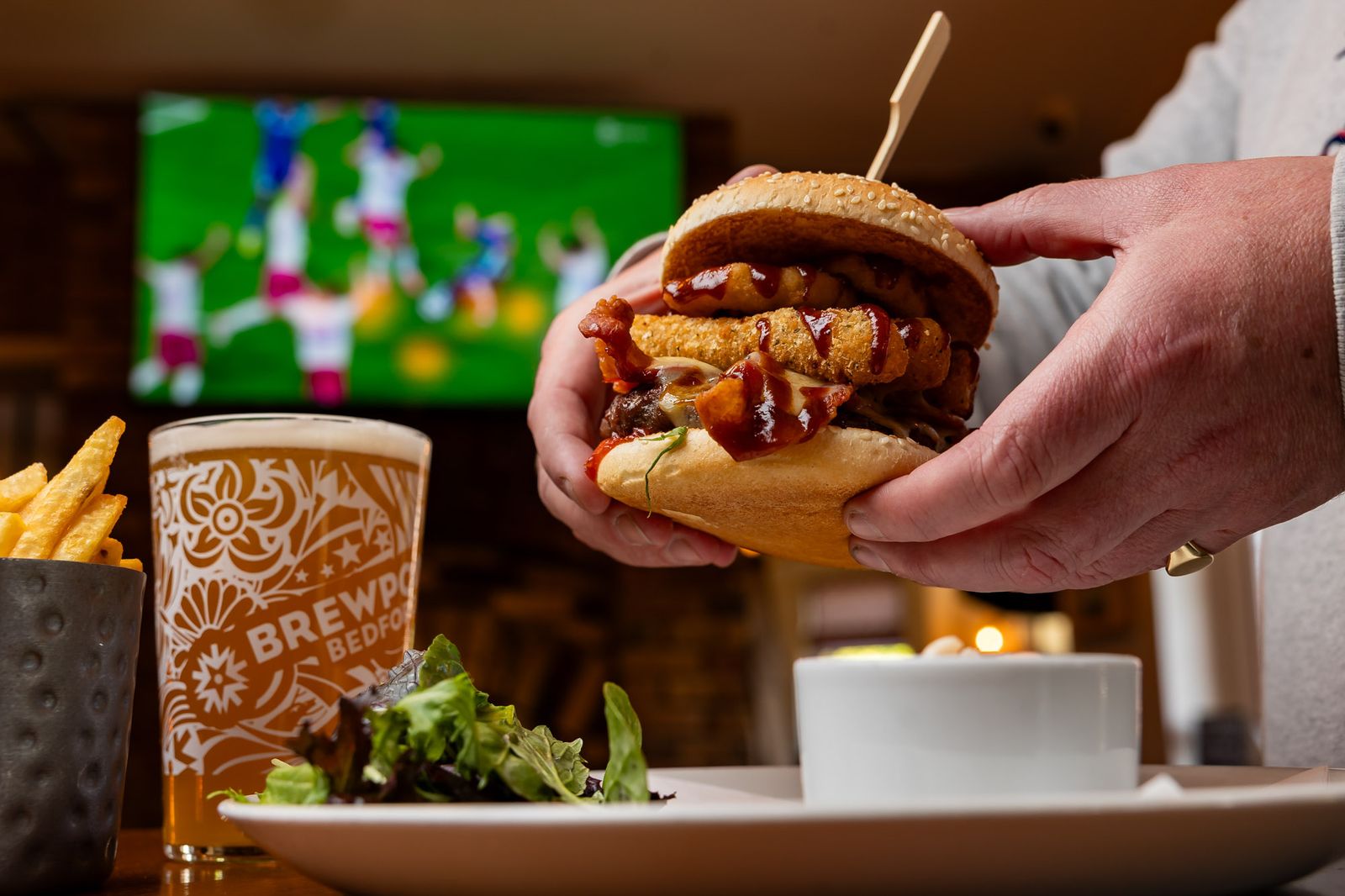 Food and live sport at the Pub